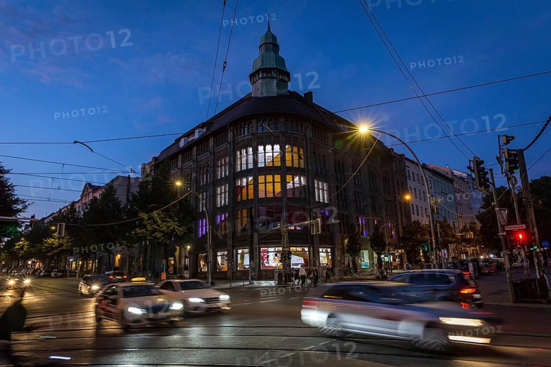 DEU Germany Germany Berlin The CDU's walk-in election programme in the former Jandorf department stores'