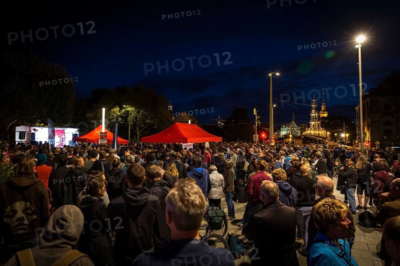 DEU Germany Germany Dresden Election campaign event of the Left Party with Gregor Gysi in the evening light