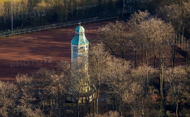 Aerial view, water tower in Volkspark Sodingen, sports field Am Volkspark, Börnig, Herne, Ruhr area, North Rhine-Westphalia, Germany, DE, Europe, football pitch, aerial view, aerial photography, aerial photography, Mont-Cenis-Straße, park, sports facilities, sports field, sports facility, tower, overview, bird's-eye view, overview