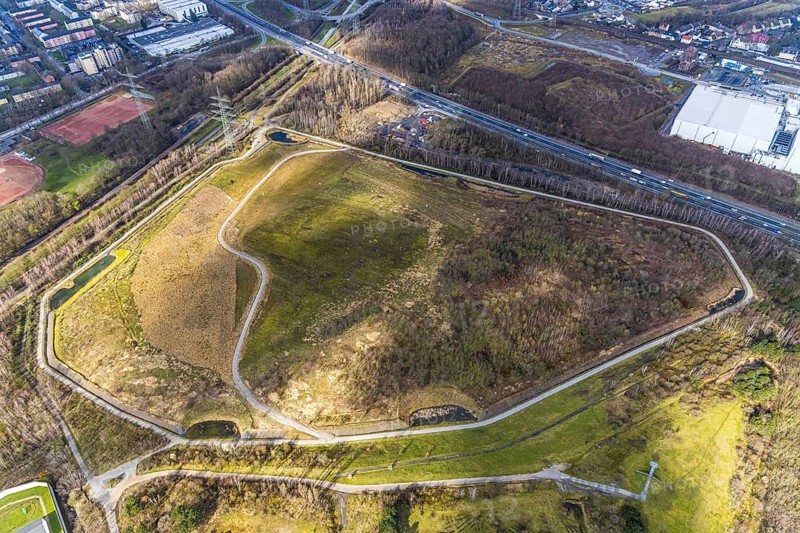 Aerial view, Pluto-Wilhelm mountain dump with Pluto observation tower, Herne, Ruhr area, North Rhine-Westphalia, Germany, DE, Europe, birds-eyes, view, aerial photograph, aerial photography, aerial photography, overview, bird's-eye view, industrial history, industrial culture, sight