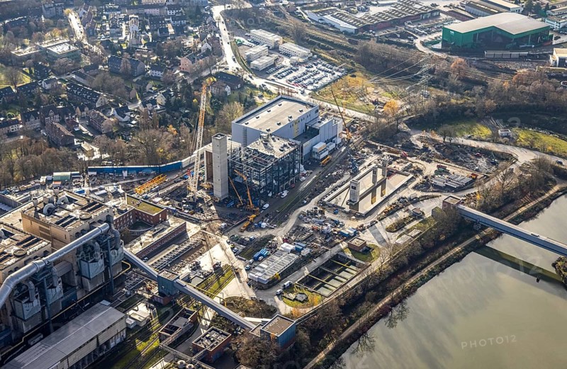 Aerial photograph, STEAG Herne combined heat and power plant on the Rhine-Herne Canal, construction site of Steag's new gas and steam power plant, Baukau-West, Herne, Ruhr area, North Rhine-Westphalia, Germany, construction work, construction, construction area, construction site, construction measure, construction project, construction site, DE, E-Werk, Europe, district heating, combined cycle power plant, Hertener Straße, power plant, aerial view, aerial photography, aerial photography, Rhine-Ruhr metropolitan region, new construction, coal-fired power plant, overview, bird's-eye view, overview