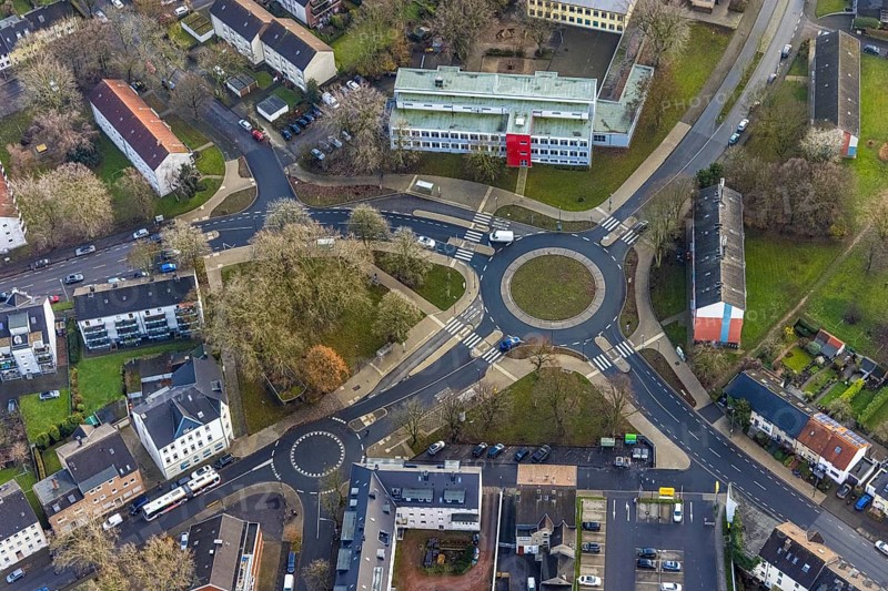 Aerial photo, new roundabout, Bielefelder Straße, Königstraße, Schule an der Dorneburg, Wanne-Süd, Herne, Ruhr area, North Rhine-Westphalia, Germany, education, educational institution, DE, Dorneburger Straße, Europe, Holsterhauser Straße, roundabout, educational institute, aerial photo, aerial photography, aerial photography, Rhine-Ruhr metropolitan region, school, overview, bird's-eye view, bird's-eye view, overview