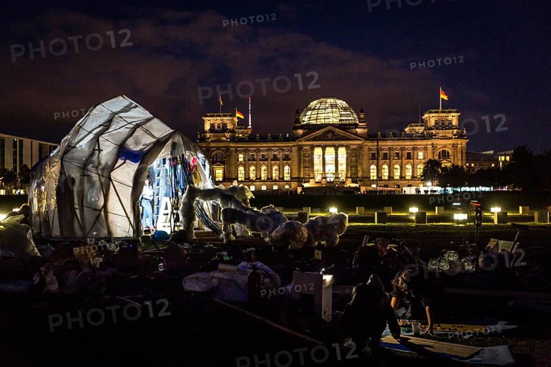 DEU Germany Germany Berlin Protests for climate protection.setting up for the demonstration the next day in front of the Reichstag