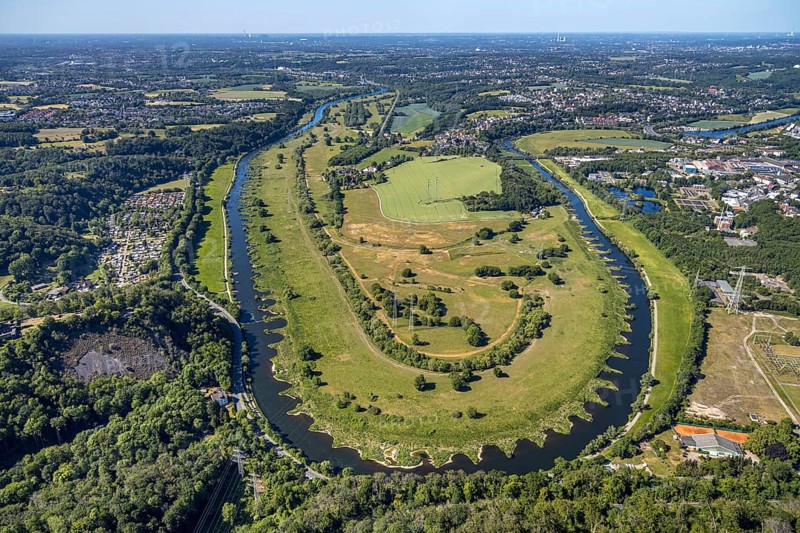 Aerial view, Hattinger Ruhrschleife, Ruhraue Winz, river Ruhr, district Winz, Hattingen, Ruhr area, North Rhine-Westphalia, Germany, DE, Ennepe-Ruhr-Kreis, Europe, distant view, towpath, aerial view, aerial photography, aerial photography, Ruhrbogen, overview, riverbank inlets, bird's-eye view, overview