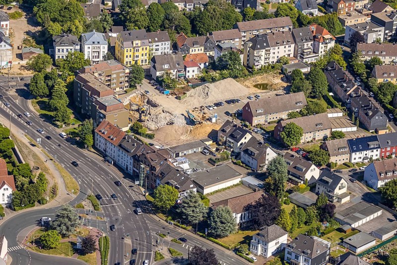 Aerial view, construction site new residential quarter Mörikestrasse, former fire station, Hattingen, Ruhr area, North Rhine-Westphalia, Germany, construction work, construction area, building site, building plots, construction measure, construction project, construction site, DE, Ennepe-Ruhr district, Europe, aerial view, aerial photography, aerial photography, new construction, overview, bird's eye view, residential complex, living and living, residential quarter, birds-eyes view, overview