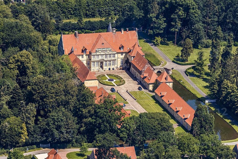 Aerial view, Havixbeck Castle, moated castle, Havixbeck, Münsterland, North Rhine-Westphalia, Germany, castle, castle complex, DE, monument protection, Europe, moat, Havixbeck House, manor house, manor building, courtyard complex, aerial photograph, aerial photography, aerial photography, museum, castle, castle garden, overview, defence system, bird's eye view, moated castle, moat, birds-eyes view, overview