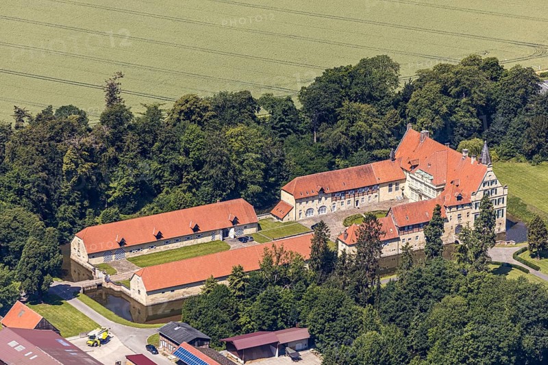 Aerial view, Havixbeck Castle, moated castle, Havixbeck, Münsterland, North Rhine-Westphalia, Germany, castle, castle complex, DE, monument protection, Europe, moat, Havixbeck House, manor house, manor building, courtyard complex, aerial photograph, aerial photography, aerial photography, museum, castle, castle garden, overview, defence system, bird's eye view, moated castle, moat, birds-eyes view, overview