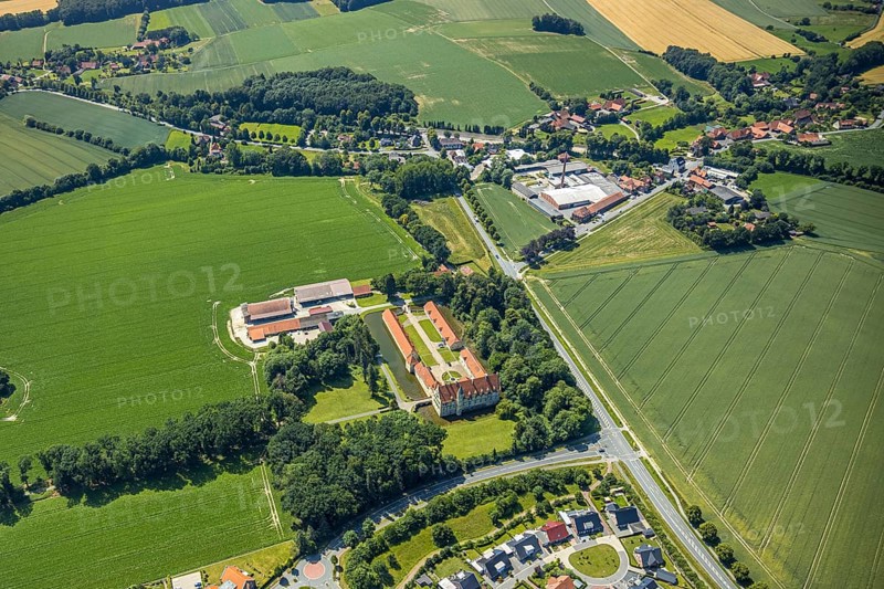 Aerial view, Havixbeck Castle, moated castle, Havixbeck, Münsterland, North Rhine-Westphalia, Germany, castle, castle complex, DE, monument protection, Europe, moat, Havixbeck House, manor house, manor building, courtyard complex, aerial photograph, aerial photography, aerial photography, museum, castle, castle garden, overview, defence system, bird's eye view, moated castle, moat, birds-eyes view, overview