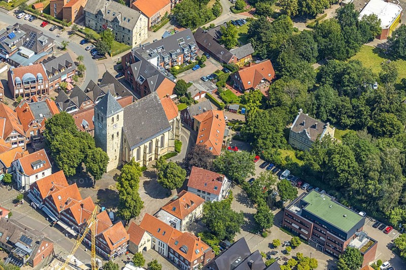 Aerial view, St. Dionysius Catholic Church, church square, St. Dionysius parish office, Havixbeck, Münsterland, North Rhine-Westphalia, Germany, place of worship, DE, Europe, religious community, place of worship, church, parish, denomination, aerial photograph, aerial photography, aerial photography, town centre, rectory, rectory steps, religion, overview, bird's-eye view, birds-eyes view, overview