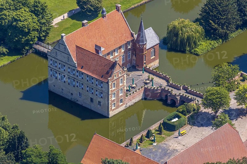 Aerial view, Burg Hülshoff, Museum in honour of the poet Annette von Droste-Hülshoff, Havixbeck, Münsterland, North Rhine-Westphalia, Germany, Annette von Droste-Hülshoff, bridge, castle, castle complex, DE, parental home, Europe, birthplace, moat, manor house, manor building, courtyard complex, aerial view, aerial photography, aerial photography, Renaissance complex, castle, castle garden, overview, defence system, bird's eye view, moated castle, moated castle, moated castle, bird's eye view, overview