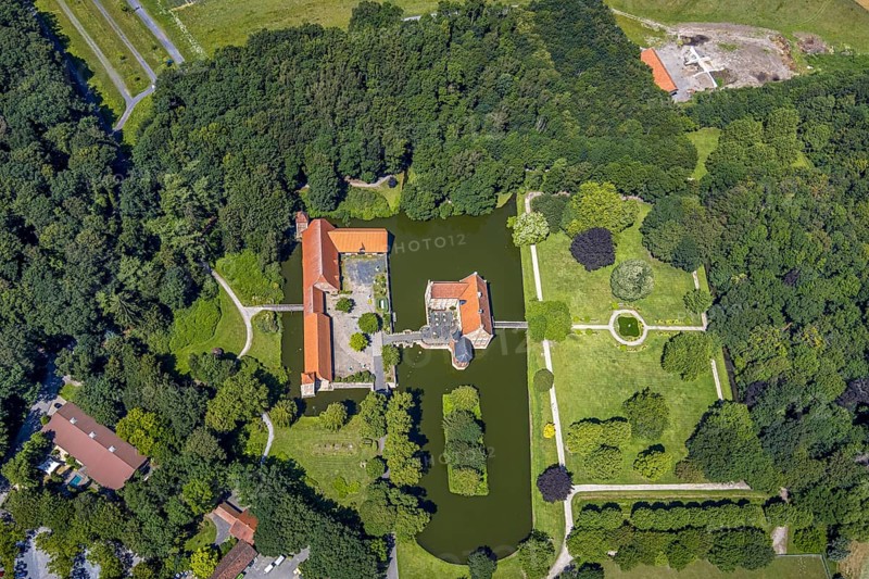 Aerial view, Burg Hülshoff, Museum in honour of the poet Annette von Droste-Hülshoff, Havixbeck, Münsterland, North Rhine-Westphalia, Germany, Annette von Droste-Hülshoff, bridge, castle, castle complex, DE, parental home, Europe, birthplace, moat, manor house, manor building, courtyard complex, aerial view, aerial photography, aerial photography, Renaissance complex, castle, castle garden, overview, defence system, bird's eye view, moated castle, moated castle, moated castle, bird's eye view, overview