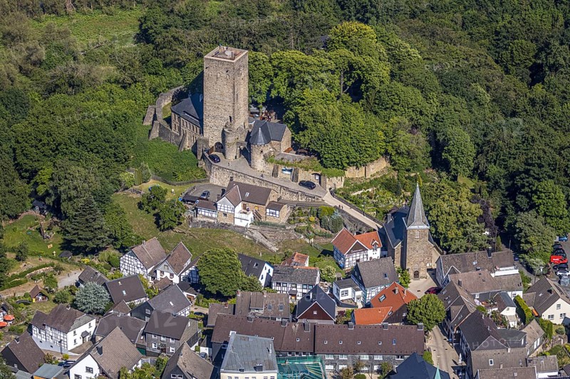Aerial view, Blankenstein Castle, Protestant Church of the Protestant Parish Welper-Blankenstein, Catholic Church St. Johannes Baptist, Blankenstein, Hattingen, Ruhr area, North Rhine-Westphalia, Germany, place of worship, castle, DE, monument protection, Ennepe-Ruhr district, Europe, religious community, place of worship, hilltop castle, church, parish, denomination, aerial view, aerial photography, aerial photography, religion, ruin, sight, overview, bird's-eye view, forest area, birds-eyes view, historical, overview
