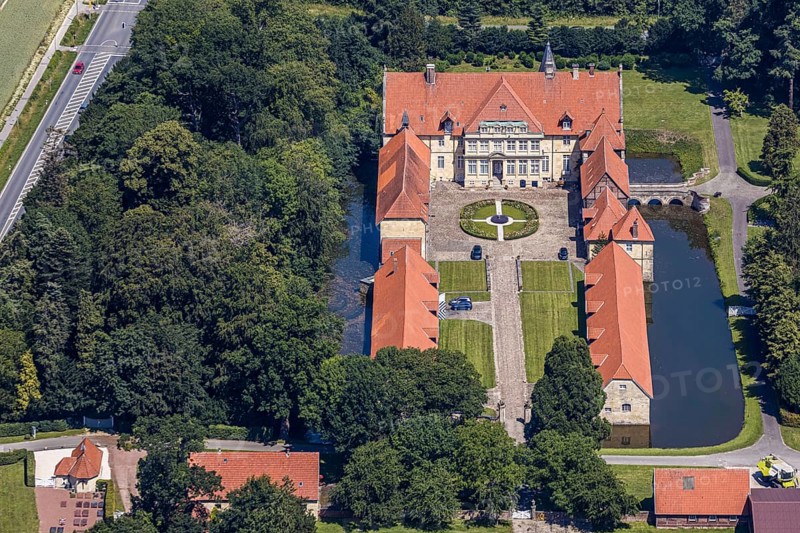 Aerial view, Havixbeck Castle, moated castle, Havixbeck, Münsterland, North Rhine-Westphalia, Germany, castle, castle complex, DE, monument protection, Europe, moat, Havixbeck House, manor house, manor building, courtyard complex, aerial photograph, aerial photography, aerial photography, museum, castle, castle garden, overview, defence system, bird's eye view, moated castle, moat, birds-eyes view, overview