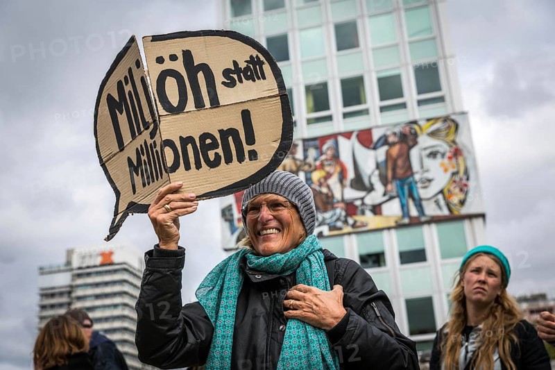 DEU Germany Germany Berlin Demonstration against rent increases and gentrification