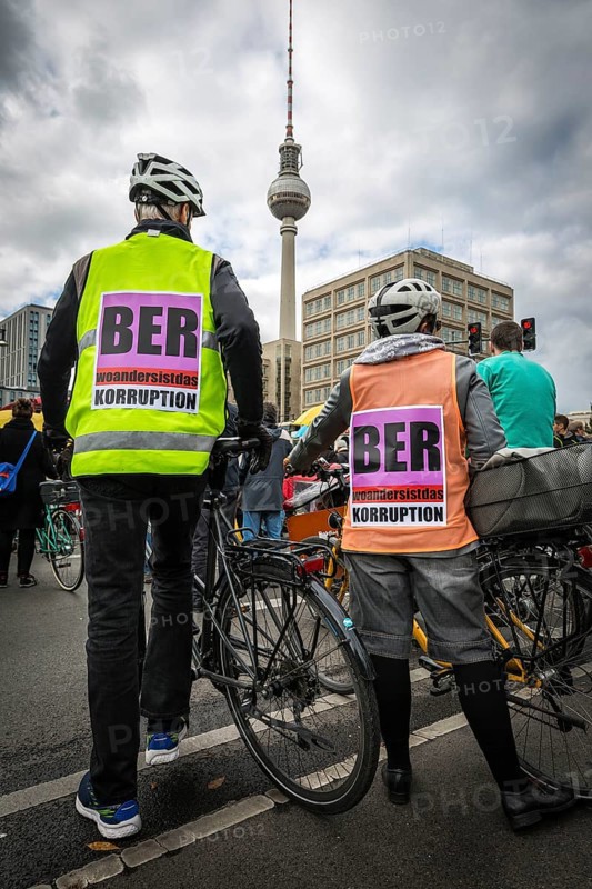DEU Germany Germany Berlin Demonstration against rent increase and gentrification Protest against corruption at BER