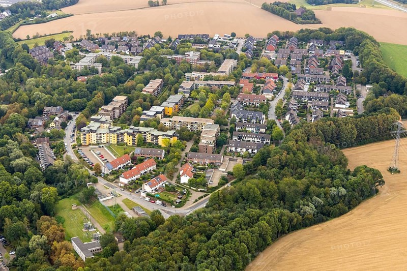 Aerial view, residential area Presidential Estate, Heiligenhaus, Ruhr area, North Rhine-Westphalia, Germany, DE, Erich-Ollenhauer-Straße, Europe, property tax, high-rise buildings, real estate, Karl-Arnold-Straße, Konrad-Adenauer-Ring, aerial photograph, aerial photography, aerial photography, Theodor-Heuss-Weg, overview, bird's-eye view, Waldviertel, residential area, living and living, residential area, residential buildings, residential quality, residential neighbourhood, housing estate, birds-eyes view, overview