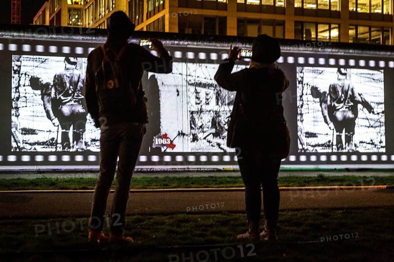 DEU Germany Germany Berlin Light projections and art installations for the 30th anniversary of the fall of the Berlin Wall on 9 Nov. 1989. projection on the Eastside Gallery