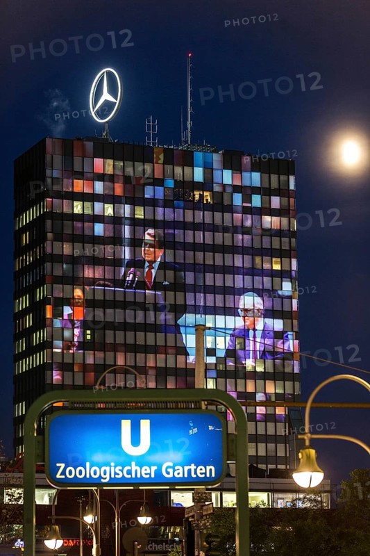 DEU Germany Germany Berlin Light projections and art installations for the 30th anniversary of the fall of the Berlin Wall on 9 Nov. 1989. projection on the Europacenter am Tauenzien