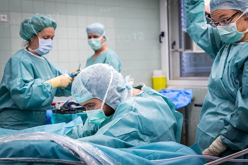 DEU Germany Germany Wittenberg Everyday life at the Paul Gerhardt Stift Protestant Hospital in Luther city Wittenberg, operating theatre with doctors and assistants