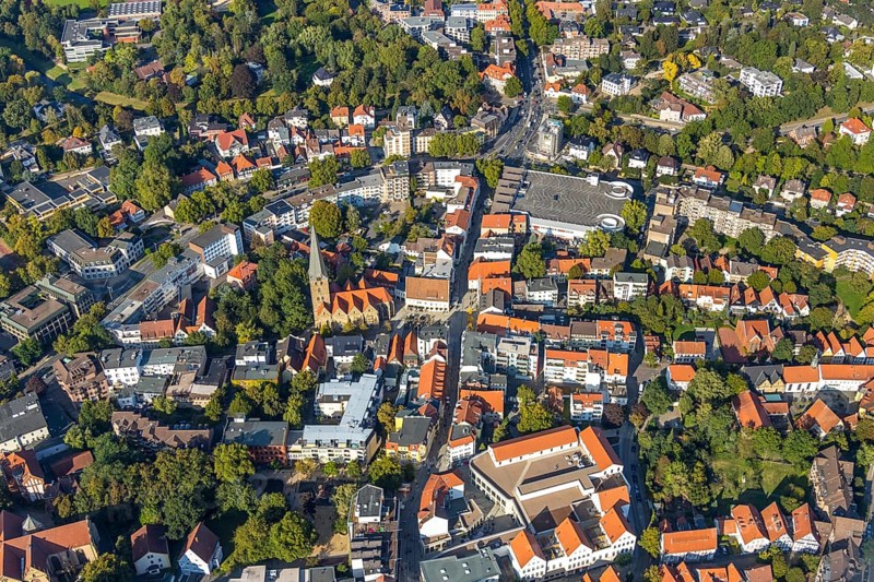 Aerial view, Old Town, Protestant St. Johannis Kirche, Herford-Stadt, Herford, Ostwestfalen-Lippe, OWL, North Rhine-Westphalia, Germany, Altstadtgalerie EInkaufszentrum, Worship place, City, DE, Europe, Religious community, House of God, Holy place, City centre, Church, Parish, denomination, aerial view, aerial photography, aerial photography, Neuer Markt, OWL book, OWL book, local view, Ostwestfalenbuch, religion, religious site, townscape, city centre, overview, bird's eye view, birds-eyes view, overview
