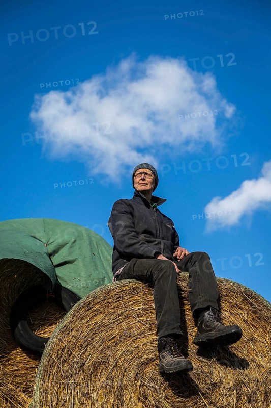 DEU Germany Germany Vetschau The farmer Heiner Lütke Schwienhorst on his farm in Ogrosen
