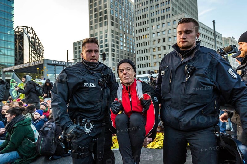 DEU Germany Germany Berlin Demonstrators of the Extinction Rebellion movement during the occupation of Potsdamer Platz.police officers clear activists of a sit-in blockade on Potsdamer Platz