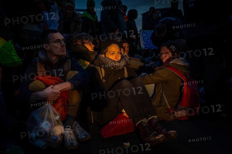 DEU Germany Germany Berlin Demonstrators of the Extinction Rebellion movement during the occupation of Potsdamer Platz.police officers clear activists of a sit-in blockade on Potsdamer Platz