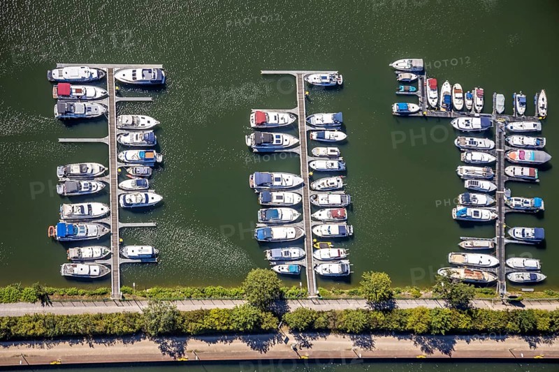 Aerial view, boats at the jetty, Rhine-Herne Canal, water sports club Herne 1920, Herne, Ruhr area, North Rhine-Westphalia, Germany, boats, jetty, boat landing stage, DE, Europe, shapes and colours, aerial view, aerial photography, aerial photography, Rhine-Ruhr metropolitan region, motorboats, ship, sailing boats, overview, bird's eye view, birds-eyes view, overview