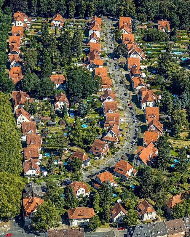 Aerial photograph, Teutoburgia housing estate, garden city, colliery housing estate, Herne, Ruhr area, North Rhine-Westphalia, Germany, workers' housing estate, Baarestraße, DE, monument protection, Europe, property tax, green areas, green trees, gardens, real estate, aerial photograph, aerial photography, aerial photography, apartment buildings, Rhine-Ruhr metropolitan region, sight, overview, bird's-eye view, housing estate, housing and living, residential area, residential buildings, residential quality, residential neighbourhood, housing estate, birds-eyes view, overview, red roofs