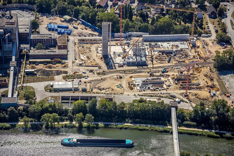 Aerial view, STEAG cogeneration plant Herne, construction site for a gas and steam power plant, Herne, Ruhr area, North Rhine-Westphalia, Germany, construction work, construction, construction area, construction site, construction measure, construction project, construction site, DE, steam power plant, energy, Europe, gas power plant, power plant, aerial view, aerial photography, aerial photography, Rhine-Ruhr metropolitan region, new construction, Rhine-Herne Canal, overview, bird's eye view, birds-eyes view, overview
