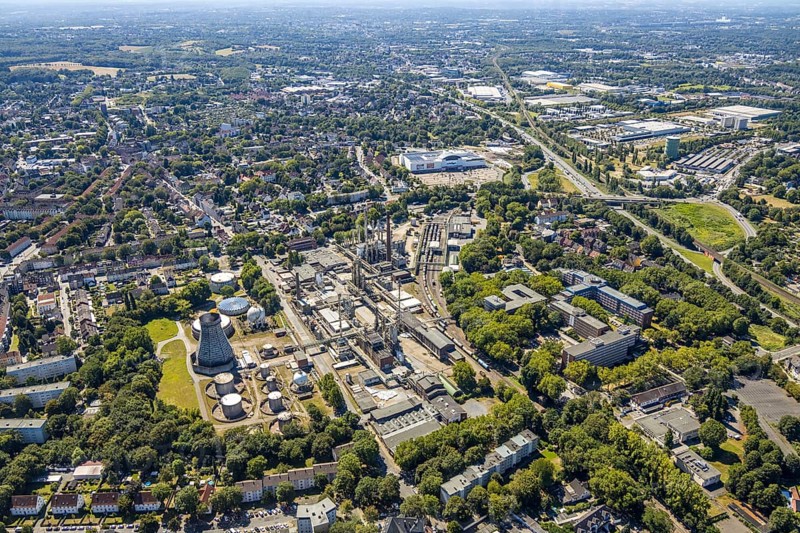 Aerial view, Ineos Herne chemical plant, Herne, Ruhr area, North Rhine-Westphalia, Germany, railway tracks, DE, Europe, distant view, Gasometer Herne, commercial enterprises, commercial area, commercial location, commercial use, industrial plants, industrial area, industrial location, Ineos Solvents Germany, aerial view, aerial photography, aerial photography, Rhine-Ruhr metropolitan region, RAG AG, overview, bird's eye view, living and working, living and life, Zurbrüggen furniture store, birds-eyes view, overview