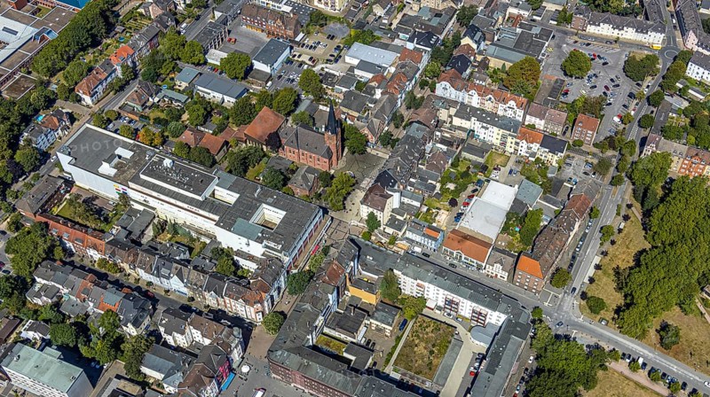 Aerial view, City of Herne - Department of Children-Youth-Family, ChristusKirche Wanne, Herne, Ruhr area, North Rhine-Westphalia, Germany, place of worship, authority, DE, Europe, religious community, place of worship, church, parish, denomination, aerial photograph, aerial photography, aerial photography, Rhine-Ruhr metropolitan region, parish office, religion, overview, bird's-eye view, overview