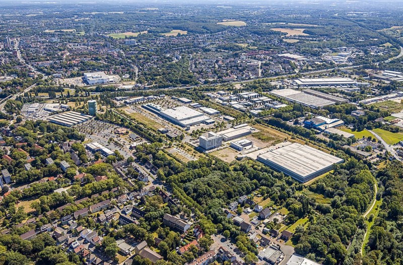 Aerial view, gasometer Herne, industrial area Lindenallee, Herne, Ruhr area, North Rhine-Westphalia, Germany, DE, DECATHLON Herne, Europe, commercial enterprises, commercial area, commercial park, commercial location, commercial use, industrial facilities, industrial area, industrial location, job centre Herne, aerial view, aerial photography, aerial photography, Rhine-Ruhr metropolitan region, Sanacorp Pharmahandel GmbH, overview, bird's eye view, birds-eyes view, overview