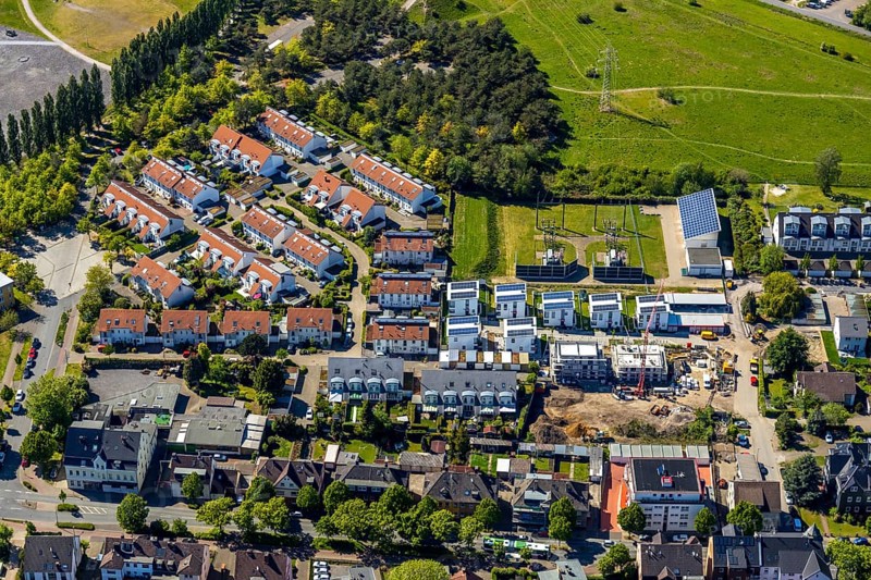 Aerial view, residential area Henin-Beaumont-Straße, at Mont Centis colliery, Herne, Ruhr area, North Rhine-Westphalia, Germany, DE, Europe, property tax, real estate, aerial view, aerial photography, aerial photography, multi-family houses, apartment buildings, terraced houses, overview, bird's-eye view, residential complex, living and living, residential area, residential buildings, residential quality, residential neighbourhood, housing estate, birds-eyes view, overview