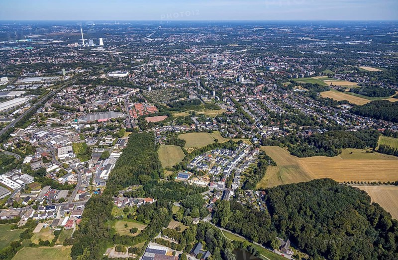 Aerial view, local view, housing estates, STEAG cogeneration plant Herne, Herne, Ruhr area, North Rhine-Westphalia, Germany, DE, Europe, distant view, property tax, real estate, power plant, aerial view, aerial photography, aerial photography, Rhine-Ruhr metropolitan region, overview, bird's-eye view, wooded areas, housing and living, residential area, residential buildings, birds-eyes view, overview