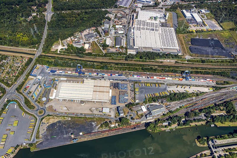 Aerial view, commercial area Am Westhafen, CTH Container Terminal Herne GmbH, Müller - Die lila Logistik AG, ALDI warehouse, Rhine-Herne Canal, Alte Schleuse Wanne-Eickel, Herne, Ruhr area, North Rhine-Westphalia, Germany, Cranger Kirmes area, DE, Europe, commercial enterprises, commercial area, commercial park, commercial location, commercial use, freight transport, industrial facilities, industrial area, industrial site, canal level, logistics, logistics service, logistics service provider, logistics provider, aerial view, aerial photography, aerial photography, Rhine-Ruhr metropolitan region, sight, transport, overview, bird's-eye view, overview