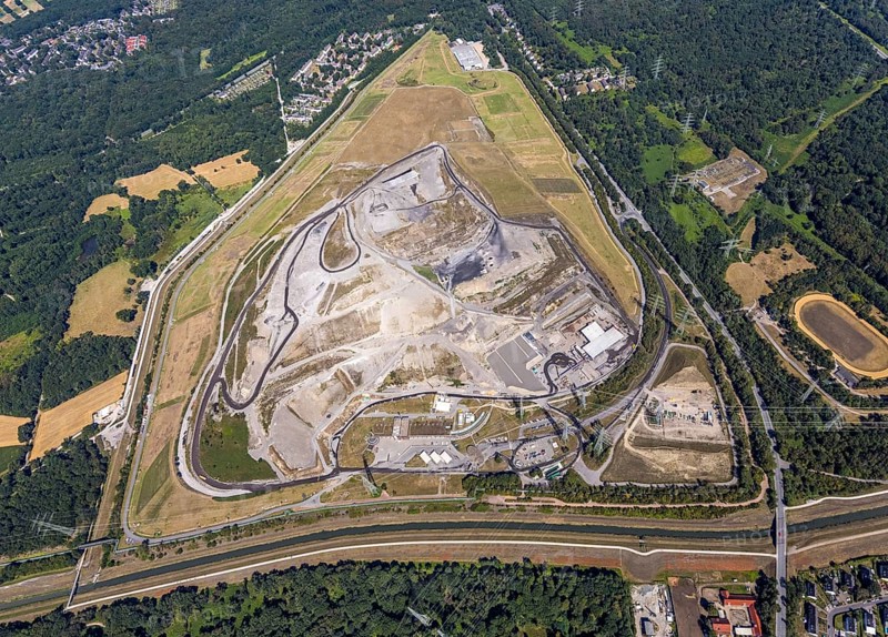 Aerial view, central landfill Emscherbruch ZDE, former Graf Bismarck colliery, AGR, Abfallentsorgungs-Gesellschaft Ruhr Area mbH, Resser Mark, Gelsenkirchen, city limits Herne, Ruhr area, North Rhine-Westphalia, Germany, DE, Europe, birds-eyes view, aerial photograph, aerial photography, aerial photography, overview, bird's-eye view, Herne