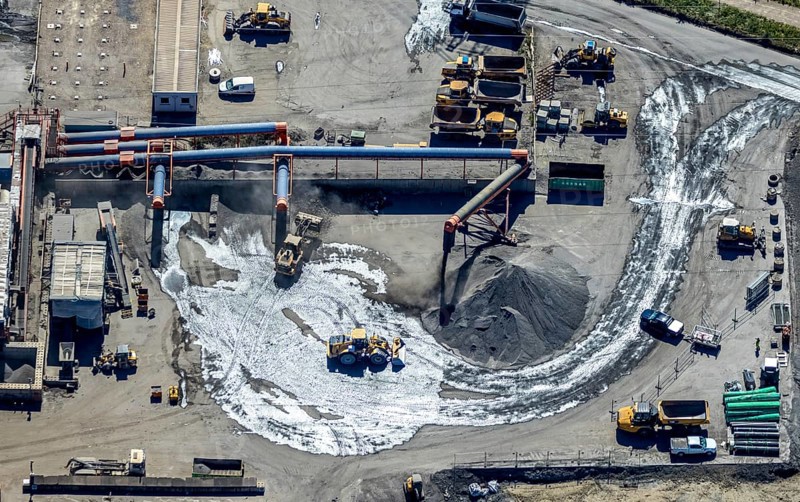 Aerial view, central landfill Emscherbruch ZDE, former Graf Bismarck colliery, loading, lorry cleaning, AGR, Abfallentsorgungs-Gesellschaft Ruhr Area mbH, Resser Mark, Gelsenkirchen, city limits Herne, Ruhr area, North Rhine-Westphalia, Germany, DE, Europe, birds-eyes view, aerial photograph, aerial photography, aerial photography, overview, bird's eye view, Herne