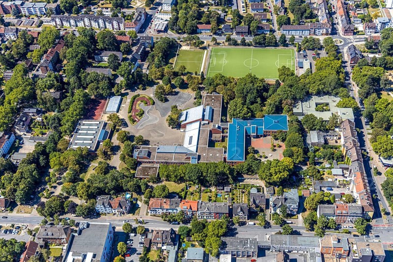 Aerial photo, comprehensive school Wanne-Eickel, sports ground Wilhelmstraße, Herne, Ruhr area, North Rhine-Westphalia, Germany, education, educational institution, DE, Europe, football pitch, football stadium, football club, comprehensive school, educational institute, aerial photo, aerial photography, aerial photography, Rhine-Ruhr metropolitan region, school, sport, sports facilities, sports ground, sports facility, stadium, overview, bird's-eye view, birds-eyes view, overview