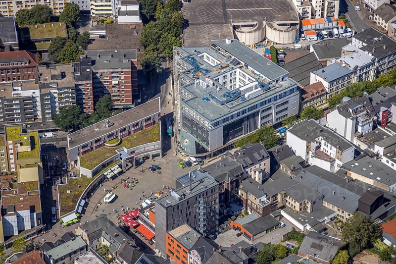 Aerial view, Robert-Brauner-Platz, StadtGalerie, construction site Neue Höfe Bahnhofstraße, Herne, Ruhr area, North Rhine-Westphalia, Germany, construction work, construction, construction area, building site, building plots, construction project, construction site, office space, office building, DE, shopping, shopping centres, shopping plaza, shopping street, shopping centre, Europe, aerial view, aerial photography, aerial photography, metropolitan region Rhine-Ruhr, local supply centre, new construction, revitalisation city centre, supermarket, overview, bird's-eye view, birds-eyes view, former department stores', overview