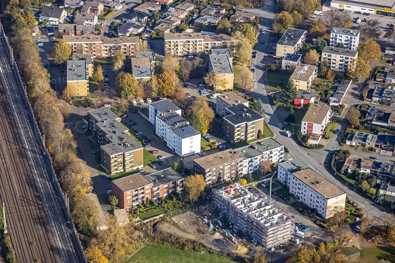 Aerial view, residential buildings construction site Röntgenstraße, Pelkum, Hamm, Ruhr area, North Rhine-Westphalia, Germany, construction work, construction, construction area, building site, building plots, construction project, construction site, DE, Europe, property tax, high-rise buildings, real estate, aerial photography, aerial photography, aerial photography, apartment buildings, new construction, photovoltaic, photovoltaic system, solar, solar system, solar energy, solar energy, overview, bird's-eye view, housing estate, housing and living, residential area, residential buildings, housing quality, housing estate, birds-eyes view, overview