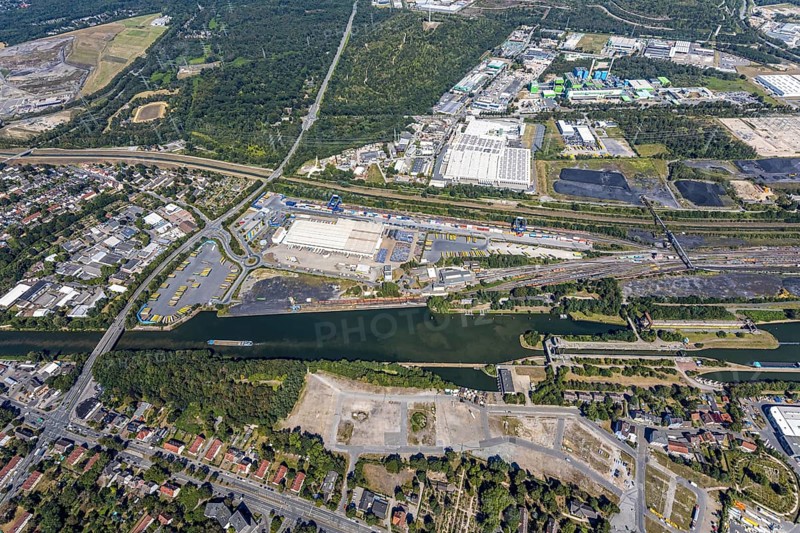 Aerial view, commercial area Am Westhafen, CTH Container Terminal Herne GmbH, Müller - Die lila Logistik AG, ALDI warehouse, Rhine-Herne Canal, Alte Schleuse Wanne-Eickel, Herne, Ruhr area, North Rhine-Westphalia, Germany, Cranger Kirmes area, DE, Europe, commercial enterprises, commercial area, commercial park, commercial location, commercial use, freight traffic, industrial plants, industrial area, industrial site, canal level, logistics, logistics service, logistics service provider, logistics provider, aerial view, aerial photography, aerial photography, Rhine-Ruhr metropolitan region, sight, transport, overview, bird's-eye view, overview