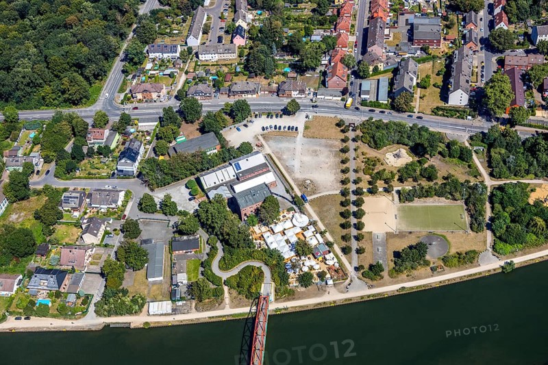 Aerial photo, Steinmeister's beer garden - Oskar am Kanal, Herne, Ruhr area, North Rhine-Westphalia, Germany, distance rule, beer garden, bridge, café, corona crisis, corona measures, corona virus, corona fear, Covid-19, DE, Europe, inn, gastronomy, hygiene measures, aerial view, aerial photography, aerial photography, Rhine-Ruhr metropolitan region, pandemic fear, Parrot Bridge - Our Fritz, restaurant, Rhine-Herne Canal, parasols, overview, virus, bird's eye view, Wassersportgemeinschaft Wanne-Eickel e.V., Zur Künstlerzeche, birds-eyes view, overview
