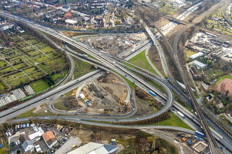 Aerial view, motorway junction 21 Herne, intersection of the A42 and A43 motorways, new construction of a 550m long tunnel in so-called open construction method to be completed in 2022, Herne, Ruhr area, North Rhine-Westphalia, Germany, DE, Europe, birds-eyes, view, aerial photograph, aerial photography, aerial photography, overview, overview, bird's eye view, transport, traffic, infrastructure, logistics, road traffic, road construction, traffic routing, road traffic, railway line, railway network, transport system, train traffic, freight traffic, railway network