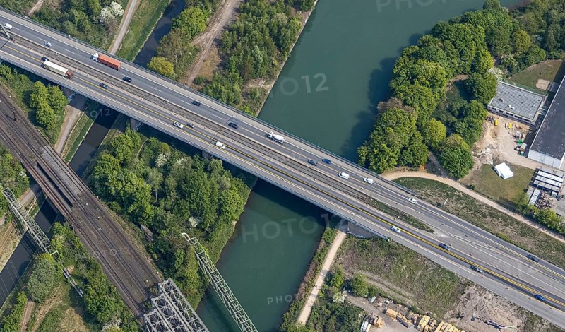 Motorway bridge A43 over the Rhine-Herne Canal will be closed for trucks, Emscher, A43 motorway, motorway closure, Baukau, Herne, Ruhr area, North Rhine-Westphalia, Germany, DE, Europe, aerial photo, birds-eyes view, aerial photography, aerial photography, overview, overview, bird's eye view