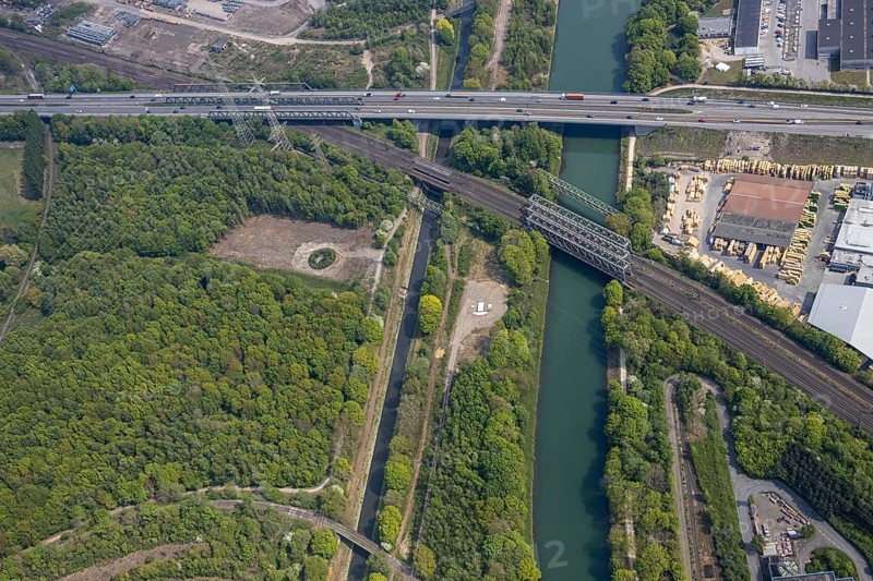 Motorway bridge A43 over the Rhine-Herne Canal will be closed for trucks, Emscher, A43 motorway, motorway closure, Baukau, Herne, Ruhr area, North Rhine-Westphalia, Germany, DE, Europe, aerial photo, birds-eyes view, aerial photography, aerial photography, overview, overview, bird's eye view