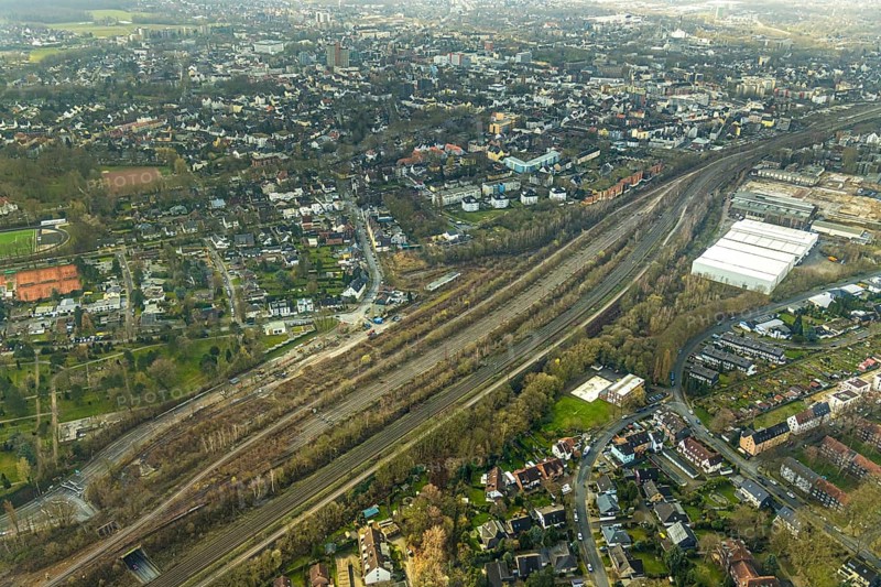 Aerial view, railway tracks at Hosthauser Straße, industrial area / industrial wasteland factory site between Baumstraße, Fabrikstraße and Eschstraße, Herne, Ruhr area, North Rhine-Westphalia, Germany, DE, Europe, birds-eyes, view, aerial view, aerial photography, aerial photography, overview, bird's eye view, railway line, railway network, infrastructure, traffic, train traffic, freight traffic, railway network, former, industrial site, structural change