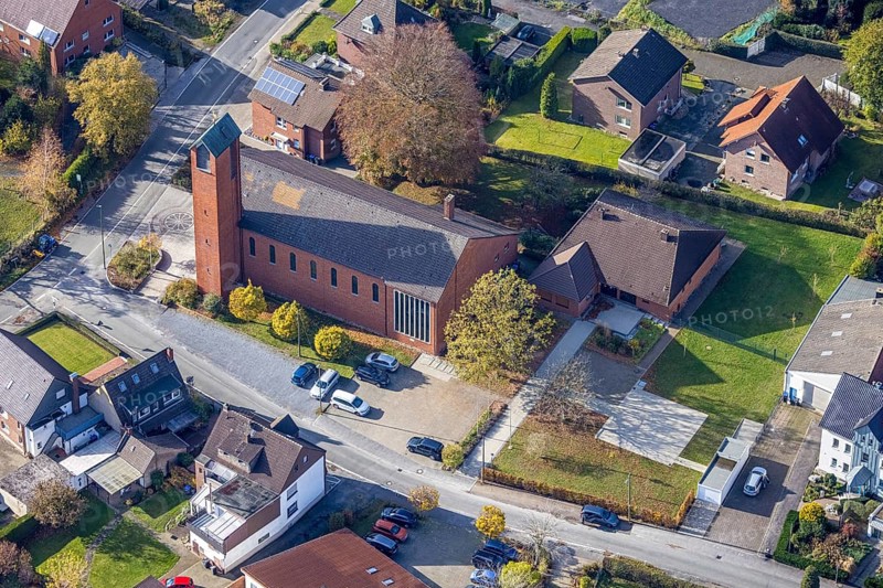 Aerial view, Catholic Church of the Holy Family, Rhynern, Hamm, Ruhr area, North Rhine-Westphalia, Germany, place of worship, DE, Delpstraße, Europe, religious community, place of worship, sacred site, church, parish, denomination, aerial view, aerial photography, aerial photography, religion, religious site, overview, bird's-eye view, overview