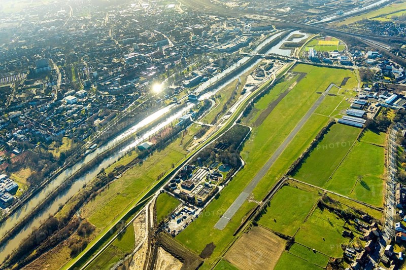 Aerial photo, Lippewiesen, reconstruction of Lippe meadows between Hamm-Lippewiesen airfield and Lippe, EDLH, runway extension in the approach area of runway 24 and runway 06, Heessen, Hamm, Ruhr area, North Rhine-Westphalia, Germany, DEU, Europe, birds-eyes view, aerial photo, aerial photography, aerial photography, overview, overview, bird's eye view, Lippe, Lippe dam, dam relocation, extension of Hamm airfield runway, special airfield