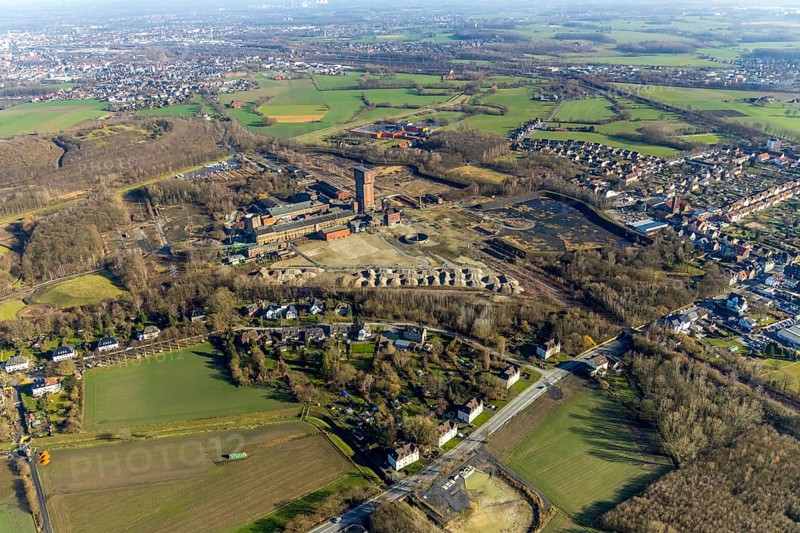 Aerial view, former Ost Heinrich Robert colliery, Wiescherhöfen, Hamm, Ruhr area, North Rhine-Westphalia, Germany, Heinrich Robert colliery, DE, Europe, industrial plant, industrial site, aerial view, aerial photography, aerial photography, overview, bird's-eye view, former Ost colliery, historical, historical site, overview, destroyed building, hammerhead tower, Ost colliery, Ruhrkohle, former